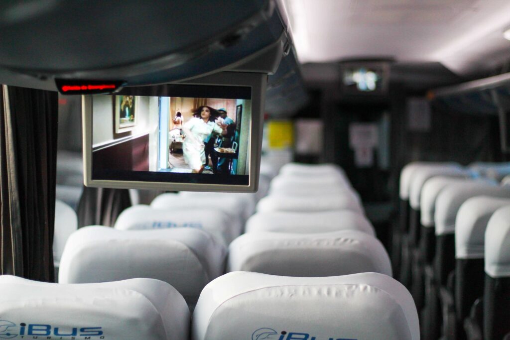 Ônibus da iBus Turismo, ideal para locação e fretamento em viagens corporativas e eventos